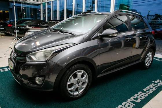 HYUNDAI HB20X 1.6 16V PREMIUM FLEX 4P AUTOMÁTICO HYUNDAI HB20X 1.6 16V PREMIUM FLEX 4P AUTOMÁTICO